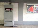 bergroe Zigarettenautomaten auf dem rauchfreien Bahnhof